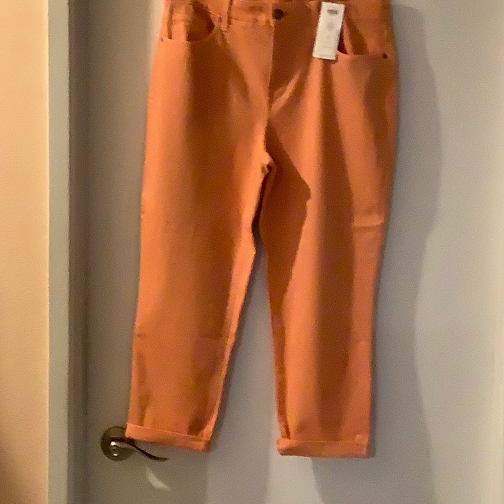 Chicos denim 5 pocket adjustable length crops.  New never worn tags on.